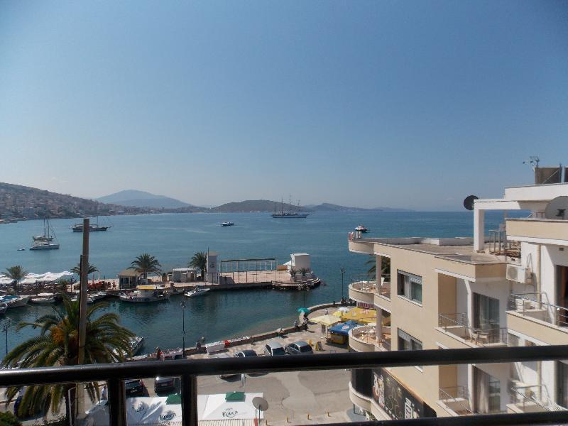 Hotel Real Sarandë Esterno foto