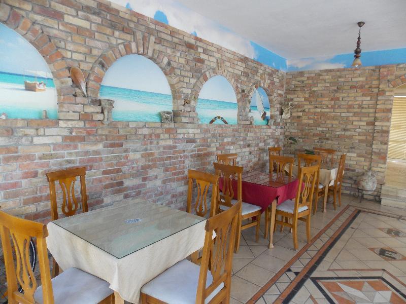 Hotel Real Sarandë Esterno foto