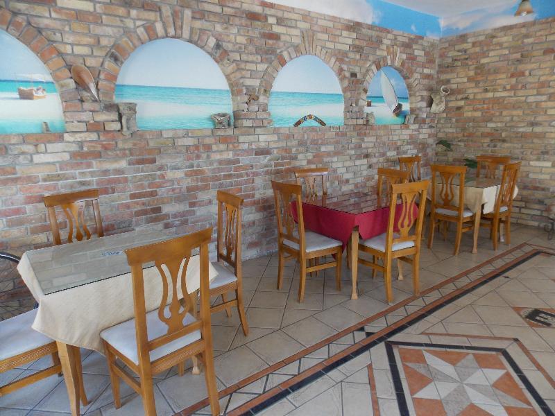 Hotel Real Sarandë Esterno foto