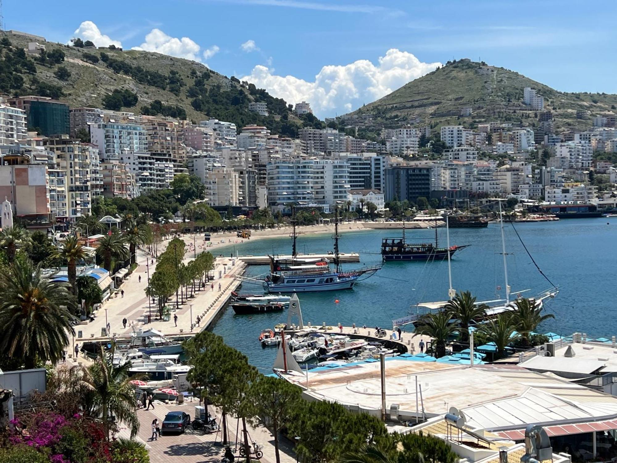 Hotel Real Sarandë Esterno foto